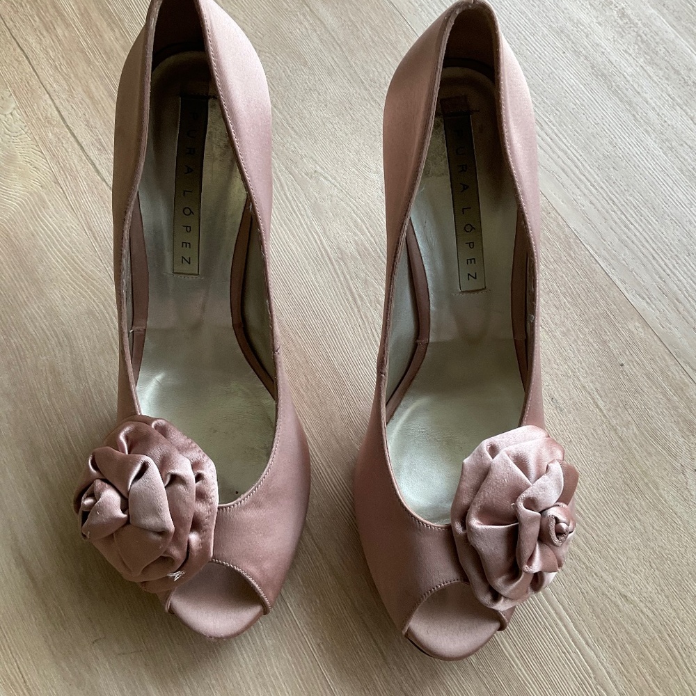 Y2K Pura Lopez taupe satin platform heel rosette neutral peep toe bridal